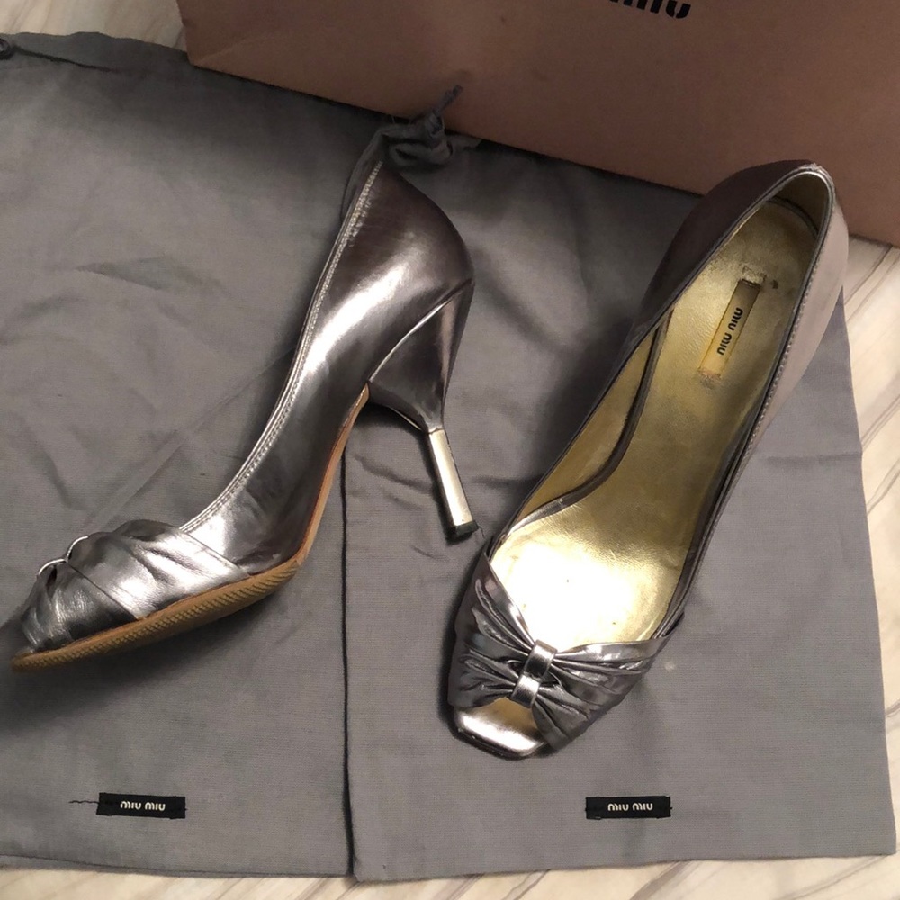 Miu Miu Argento Capretto Lame Silver Leather Open-Toe Pump with Metal Heel